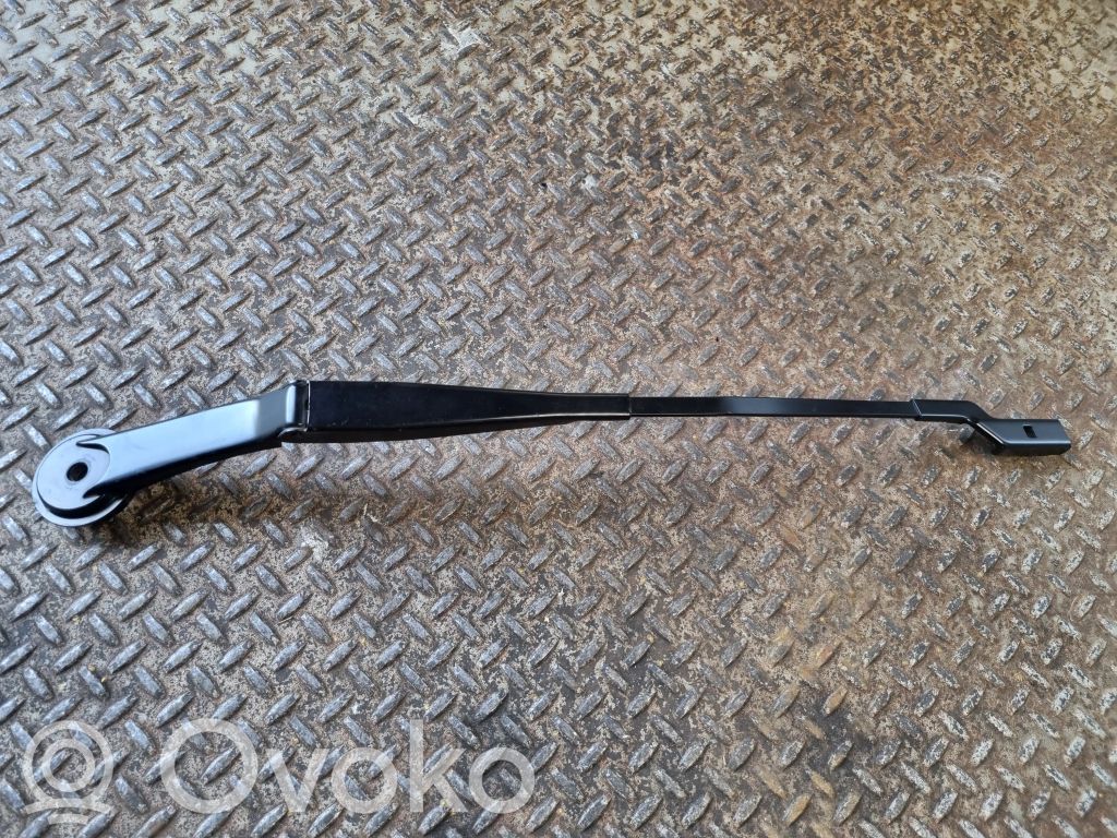 Ford Focus Front wiper blade arm 
