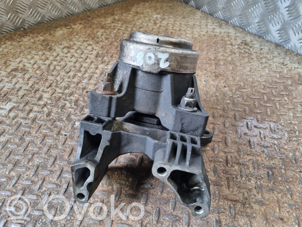 Ford Mondeo MK IV Engine mount bracket 