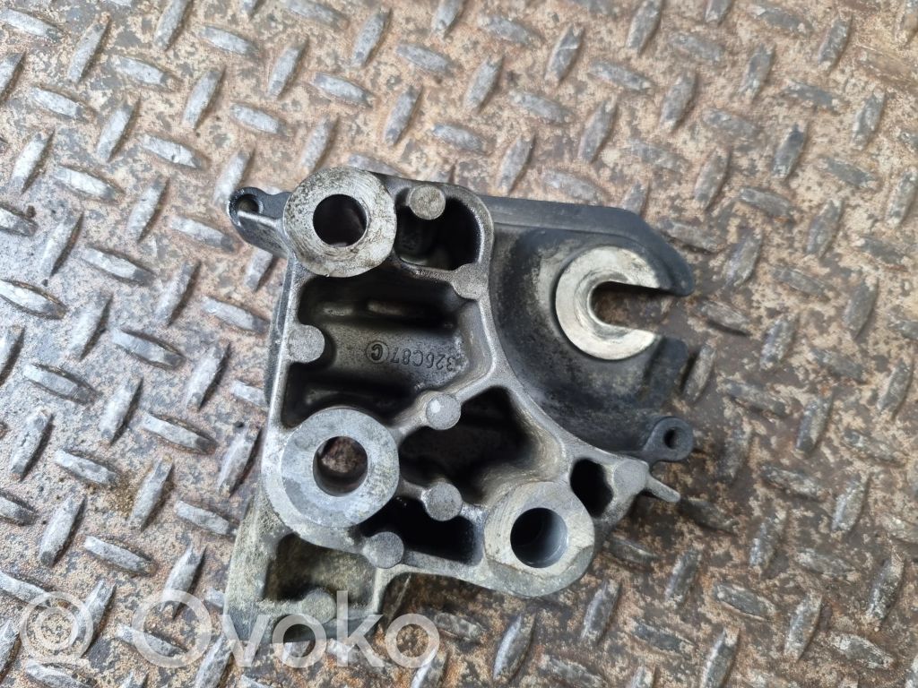 Ford Galaxy Engine mounting bracket 