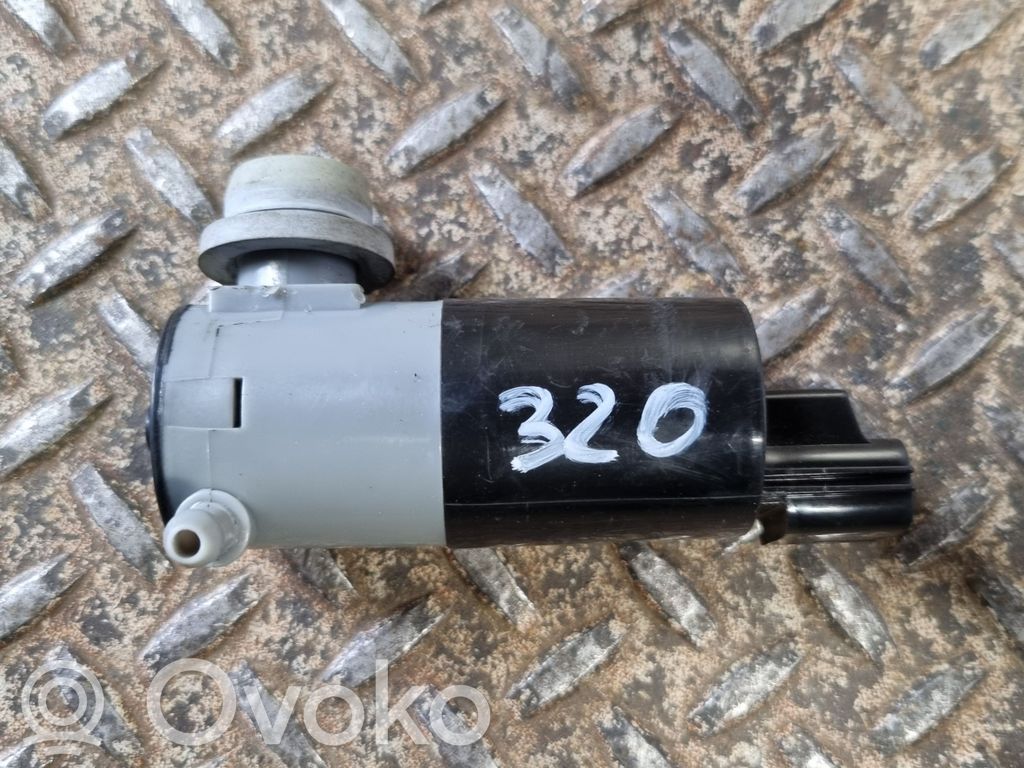 Volvo XC40 Headlight washer pump 
