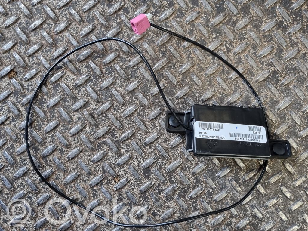 Dodge Durango III Radio antenna 