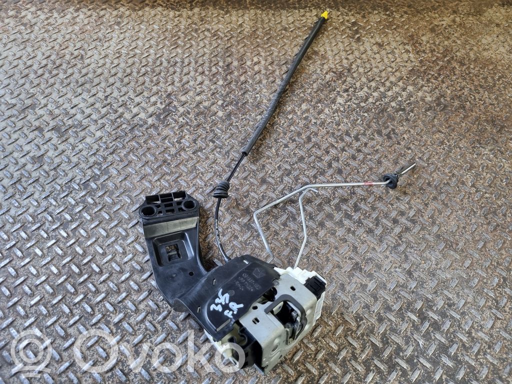 Dodge Durango III Front door lock 
