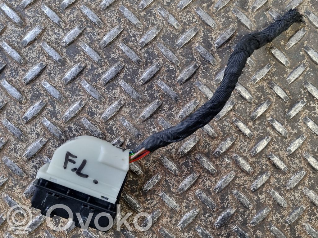 Audi Q3 F3 Wiązka przewodów drzwi przednich 