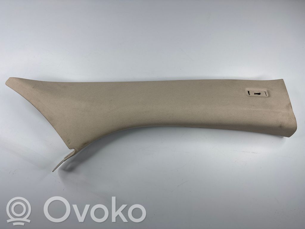 Osłona słupka szyby przedniej / A   A1676905200,A1676905400