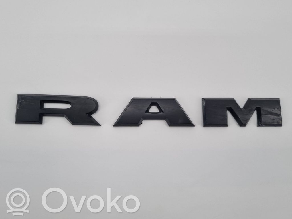 Ram 1500 DT Priekinių durų emblema/modelio raidės 
