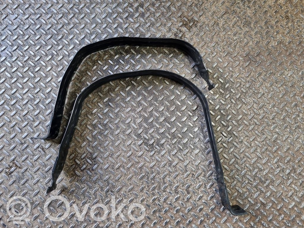 Ram 1500 DT Polttoainesäiliön kannake 