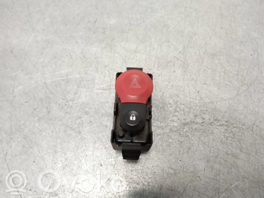 Hazard light switch   8200214896A