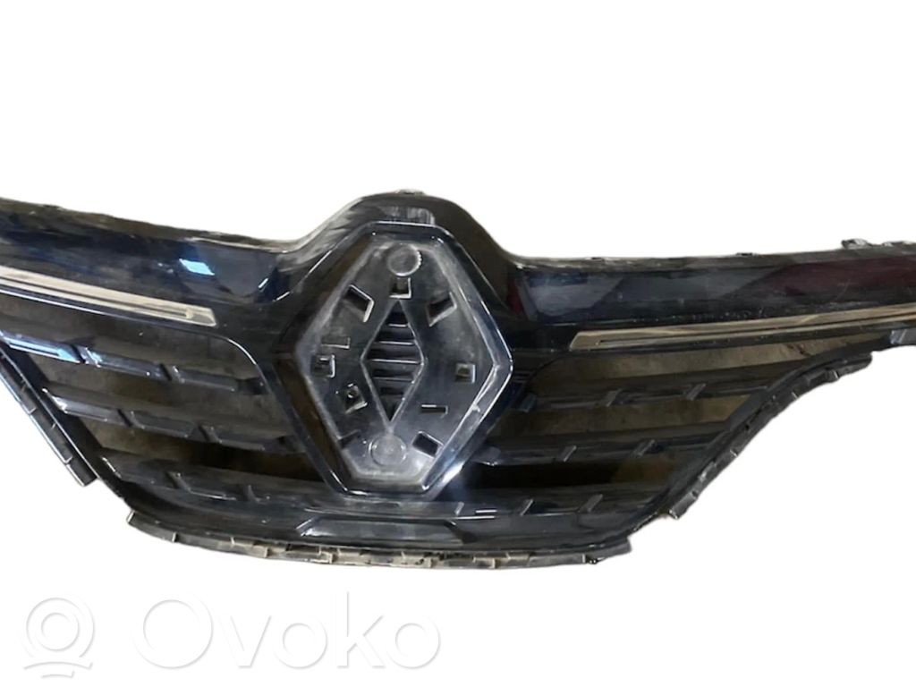 Renault Megane III Rejilla superior del radiador del parachoques delantero 