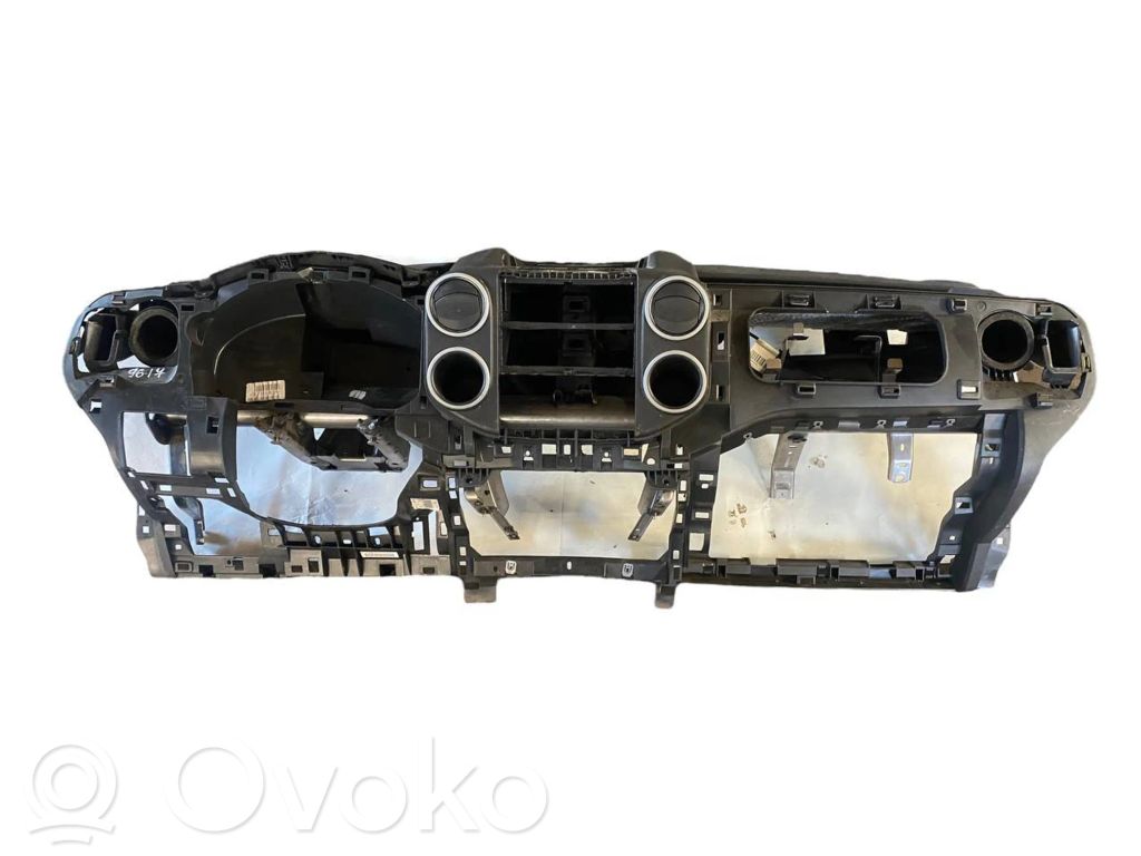 Peugeot Partner Panelė 