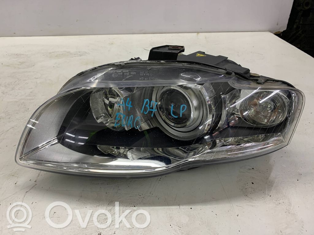 Audi A4 S4 B7 8E 8H Lampa przednia 