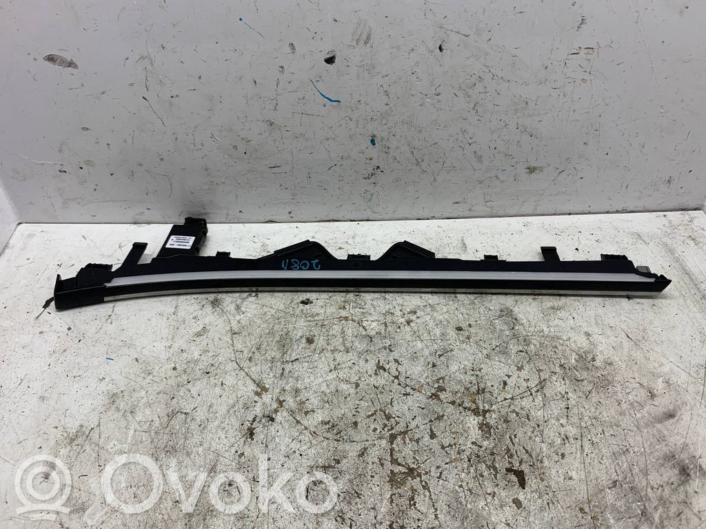 Peugeot 208 II Отделка консоли освещения 