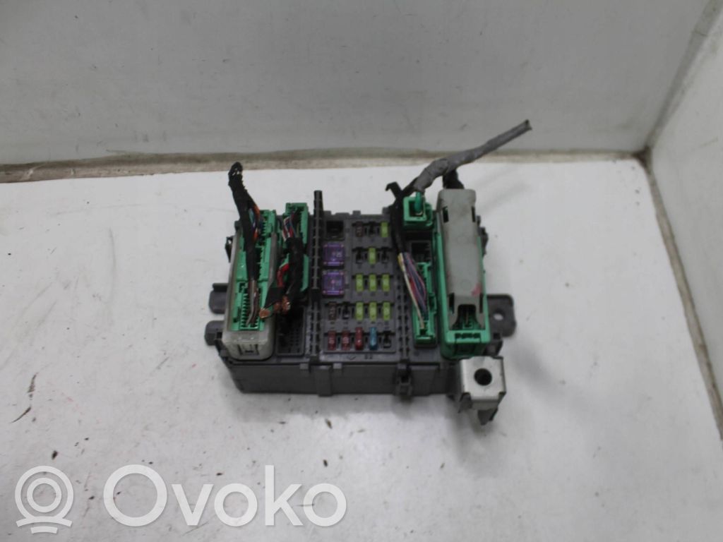 Honda Accord Ramka / Moduł bezpieczników 