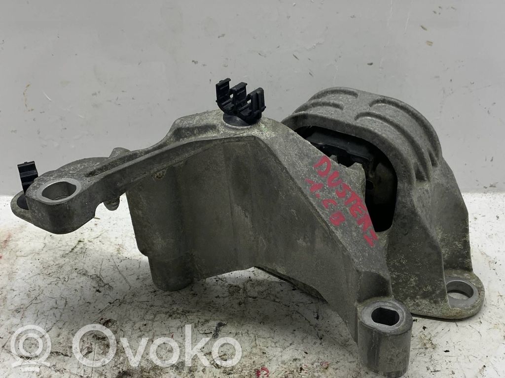 Dacia Duster Engine mount bracket 