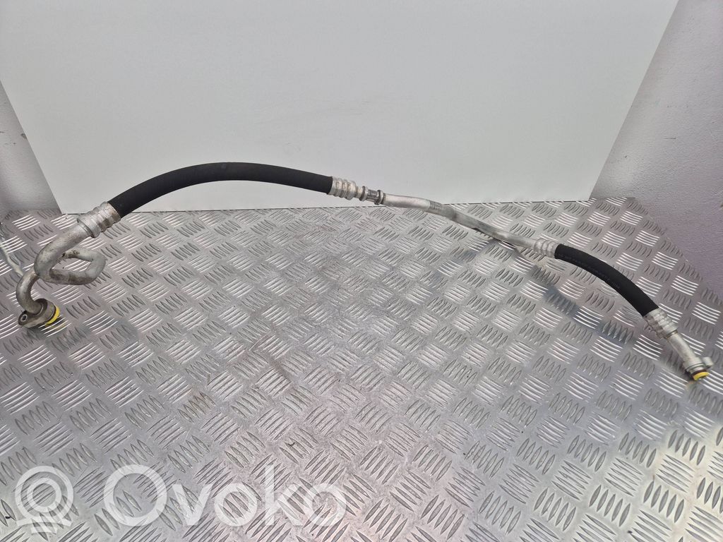 BMW X5 E70 Ilmastointilaitteen putki (A/C) 