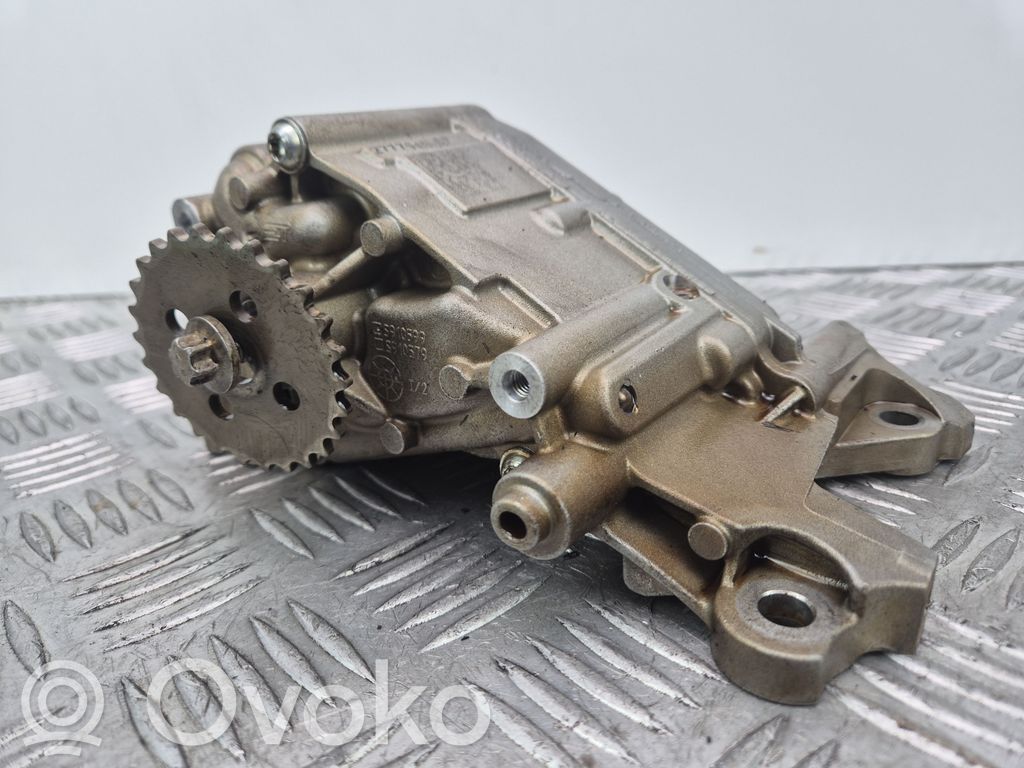 BMW 5 F10 F11 Oil pump 