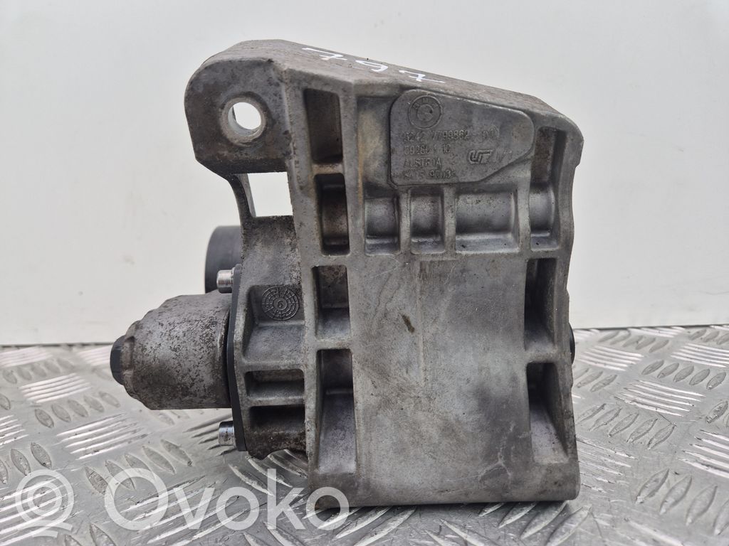 BMW X5 E70 Engine mounting bracket 