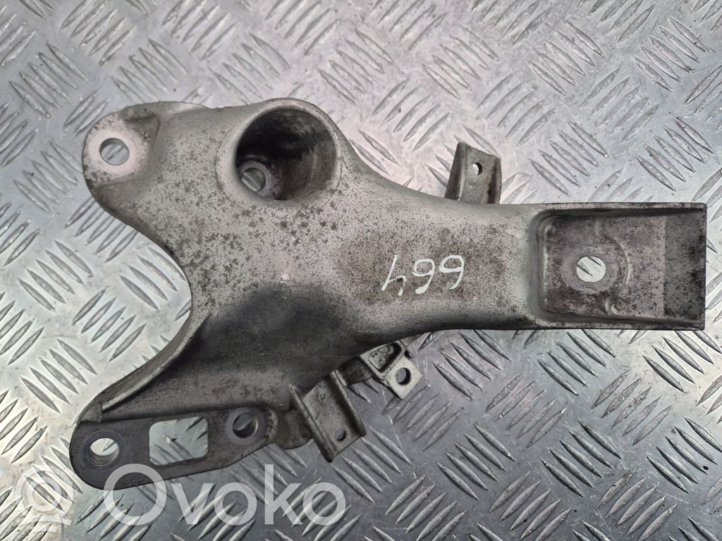 Engine mounting bracket   6778331,24168110