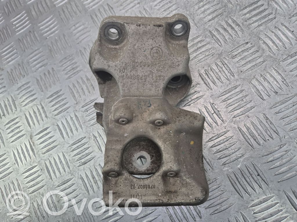 BMW 1 F20 F21 Engine mounting bracket 