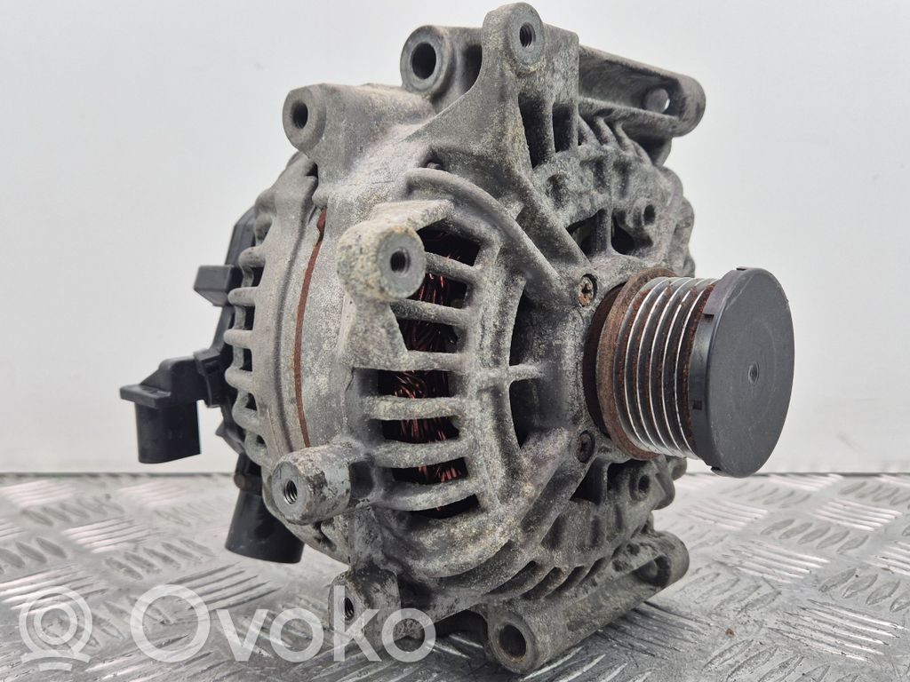 Mercedes-Benz C W203 Alternador 