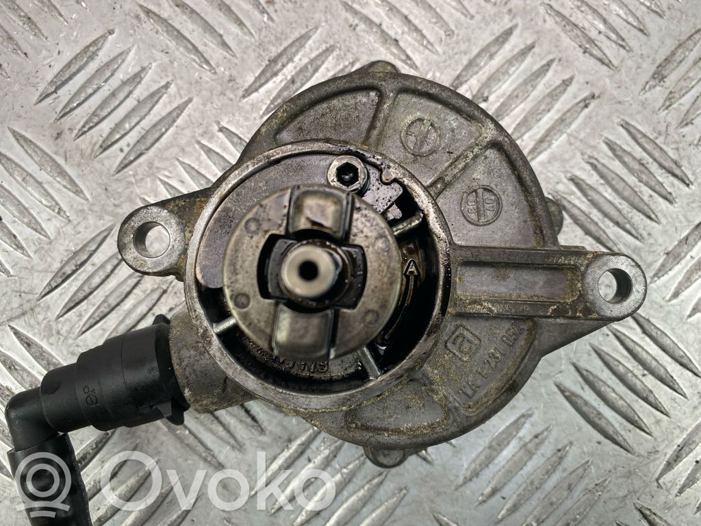 Mercedes-Benz C W204 Bomba de vacío 