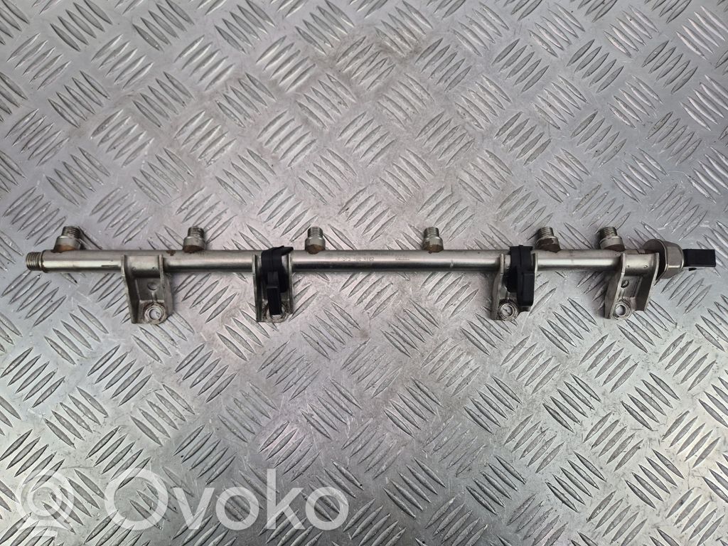BMW 7 F01 F02 F03 F04 Degvielas maģistrālā caurule 