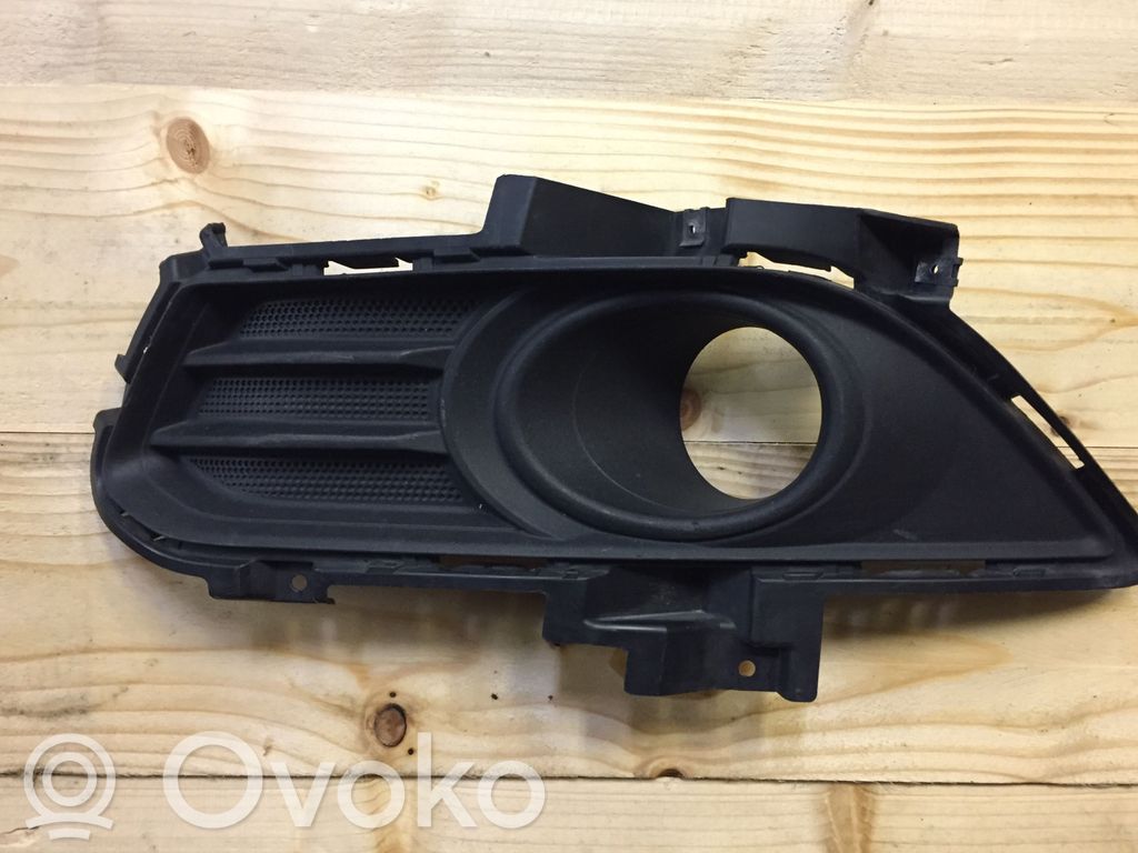 Ford Mondeo MK V Moldura/rejilla de la luz antiniebla delantera 