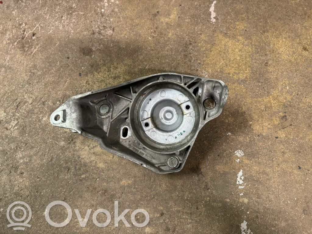 Audi A8 S8 D2 4D Coil spring mount 