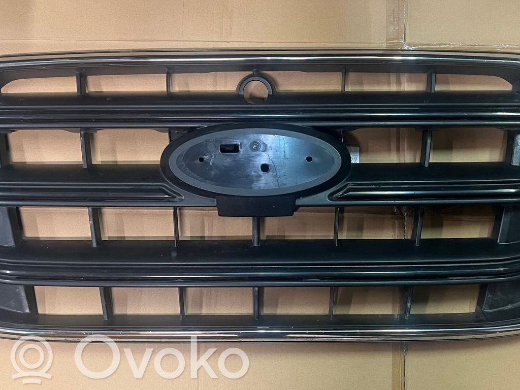Ford Transit VII Etupuskurin ylempi jäähdytinsäleikkö 