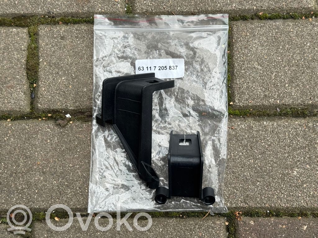 BMW X5 E70 Headlight/headlamp mounting bracket 