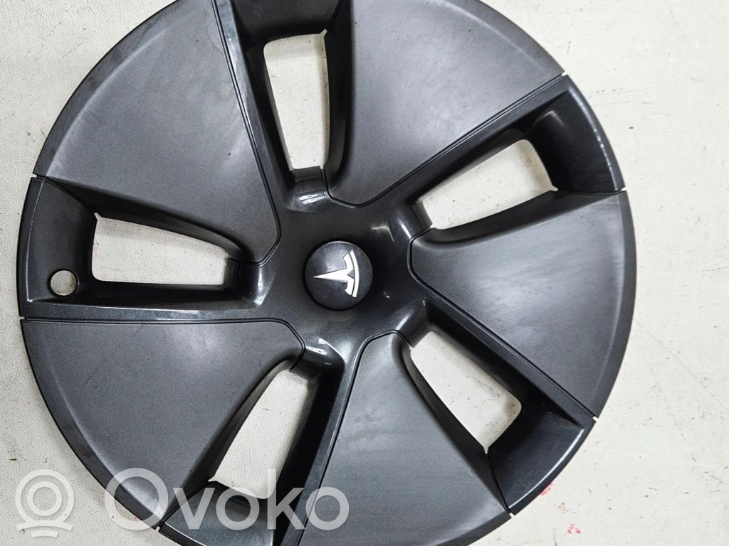 Tesla Model 3 R18-pölykapseli 