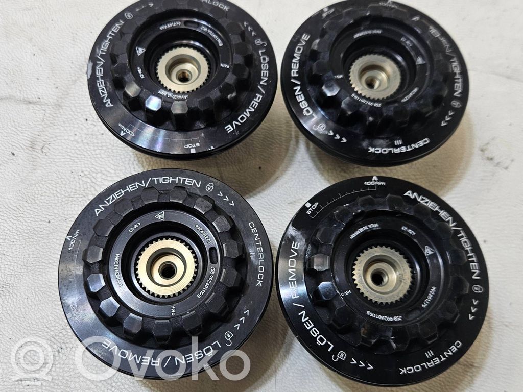 Mutterit/pultit   992407139A