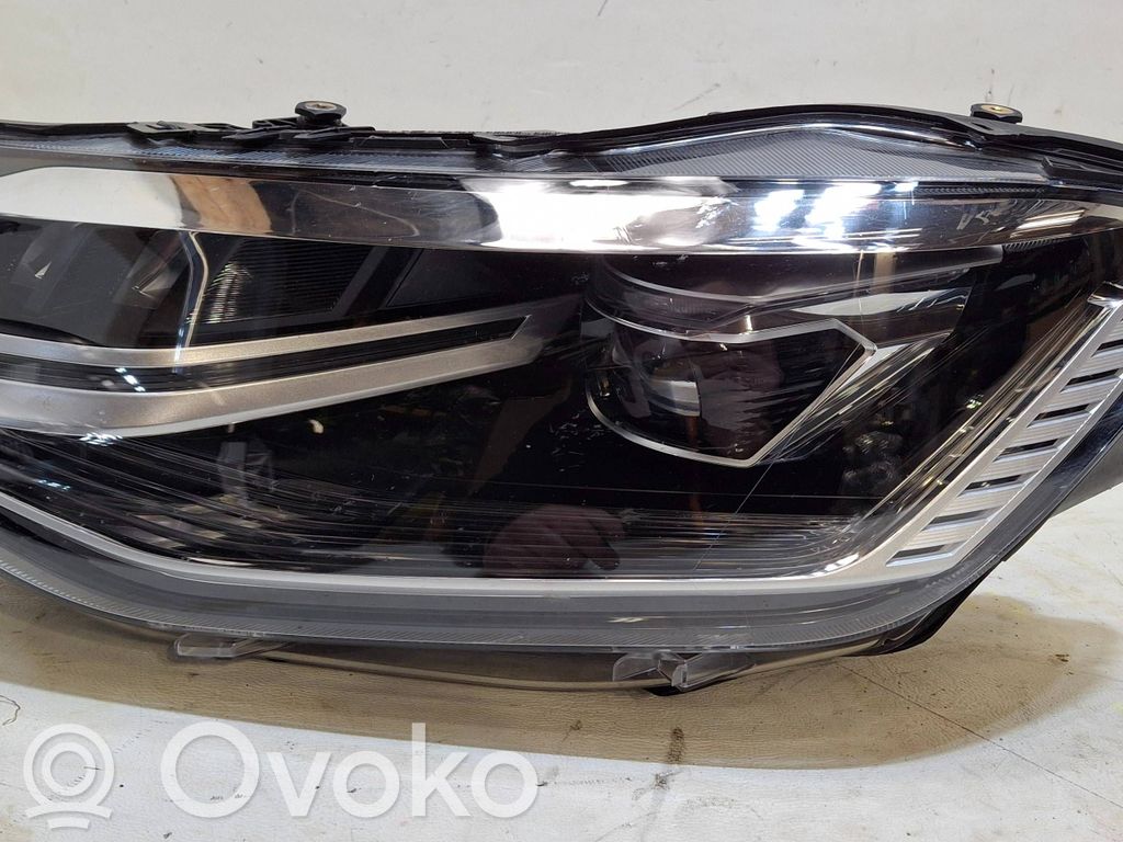 Volkswagen Caddy Lampa przednia 