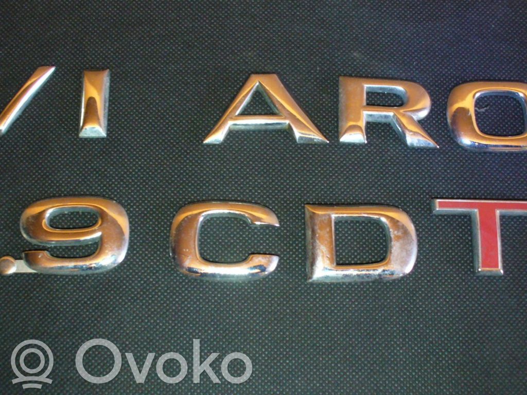 Insignia/letras de modelo de fabricante