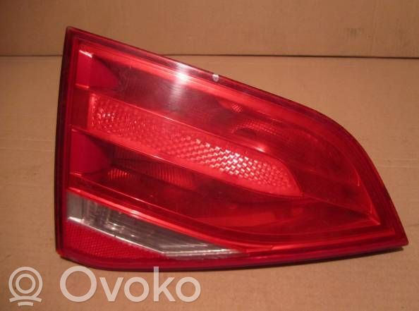Audi A4 S4 B8 8K Lampă spate în capacul portbagajului 