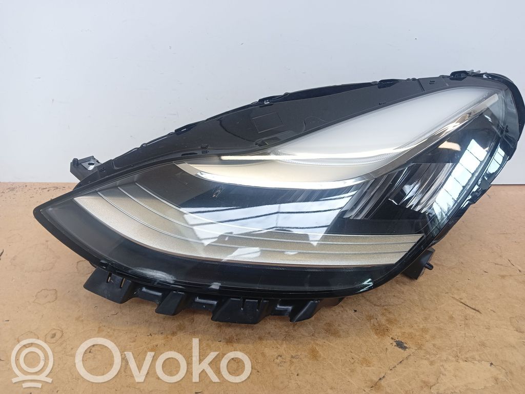Tesla Model 3 Scheinwerfer 