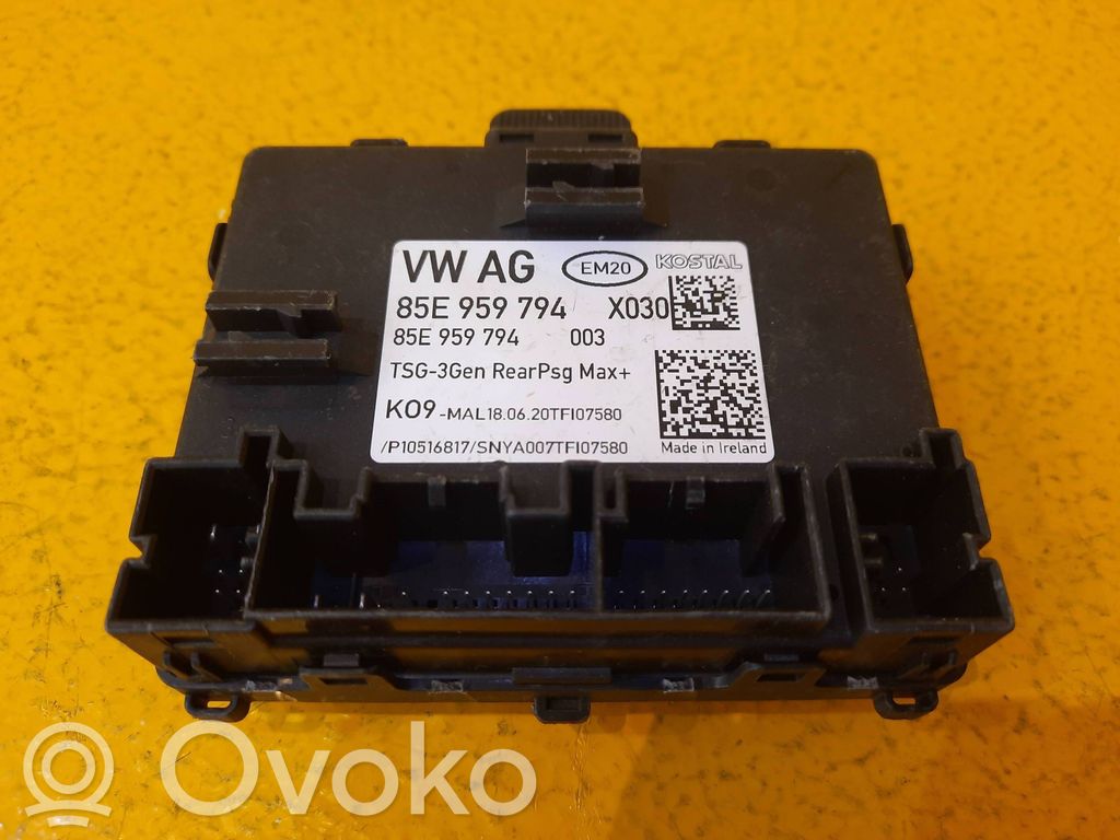 Audi A4 S4 B8 8K Door control unit/module 