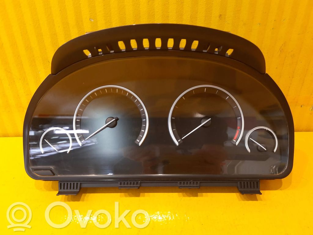 BMW X5 F15 Geschwindigkeitsmesser Cockpit 