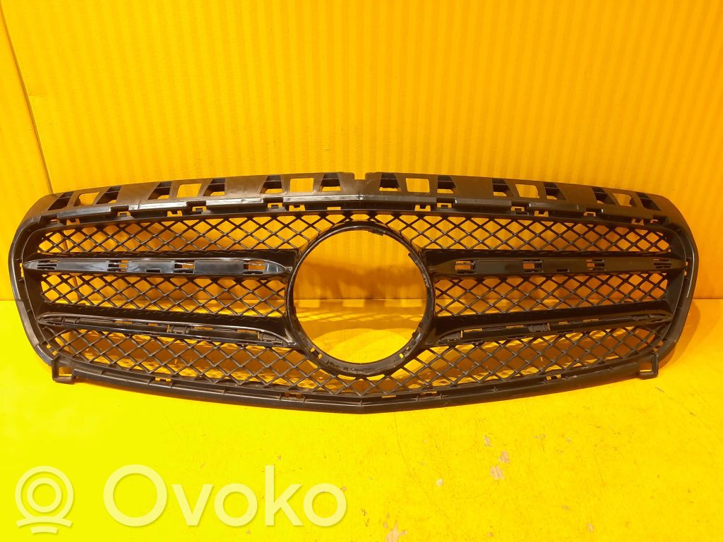 Mercedes-Benz A W176 Maskownica / Grill / Atrapa górna chłodnicy 