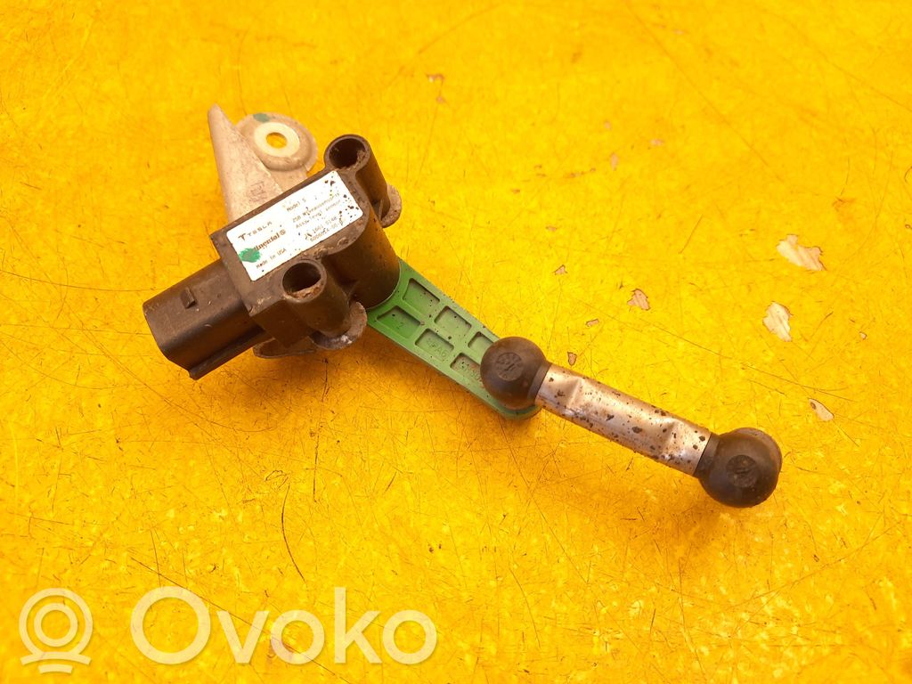 Tesla Model S Front air suspension height level sensor 