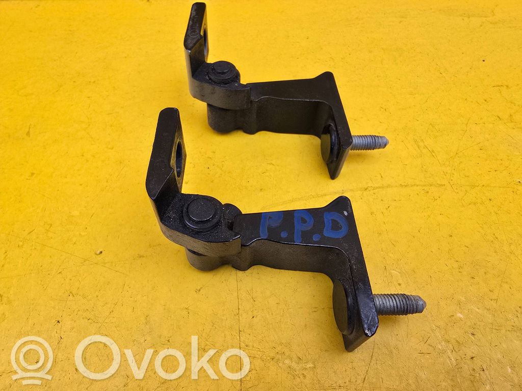 Audi e-tron Front door upper hinge 