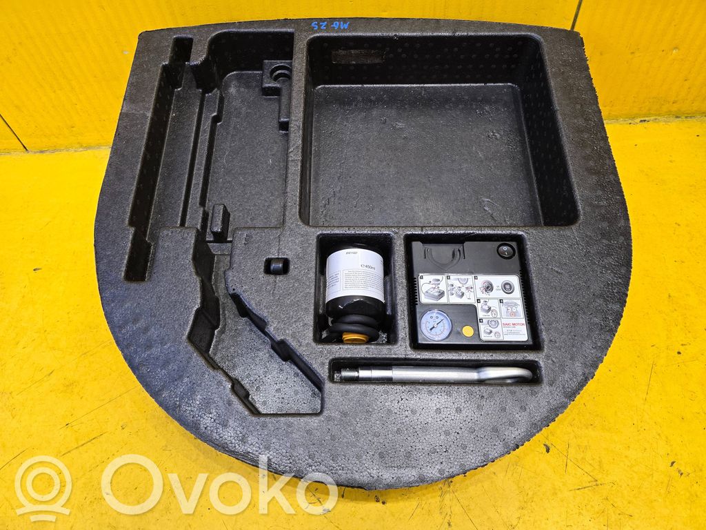 MG ZS Caja de herramientas 
