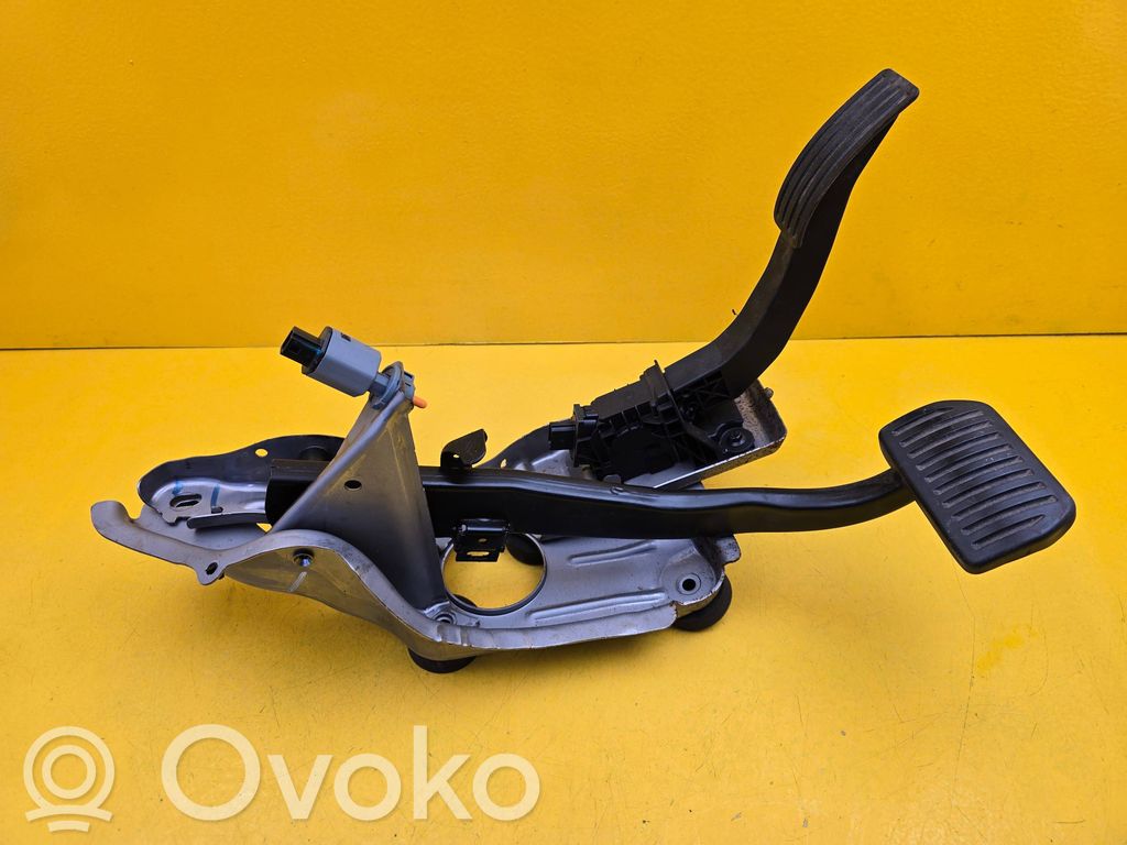 Lynk & co 01 Jarrupolkimen anturin kytkin 