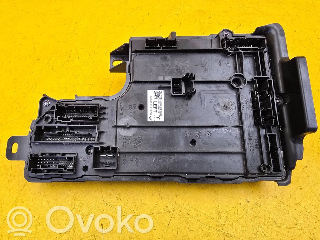 Tesla Model Y Komforto modulis 