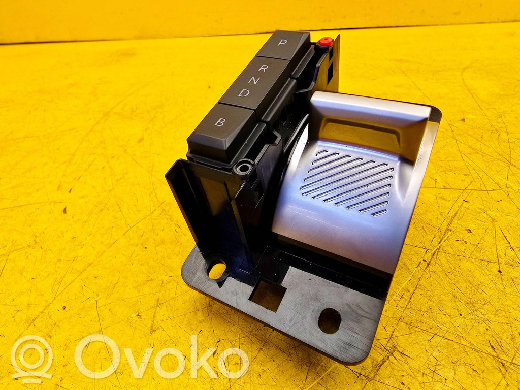 Peugeot 308 Gear shifter/selector 