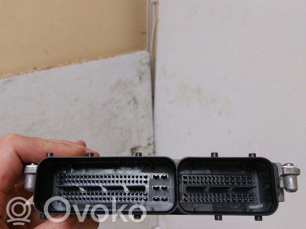 Audi Q2 - Variklio valdymo blokas 