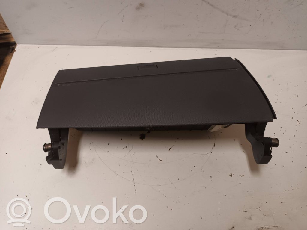 Hansikaslokero