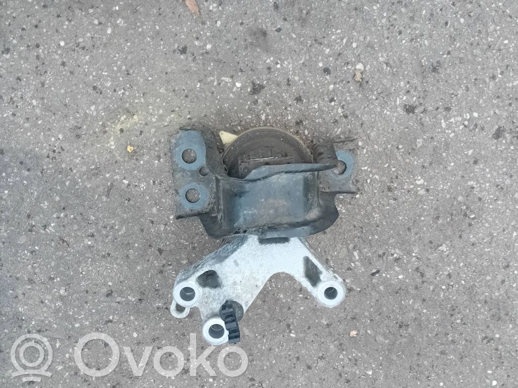 Engine mount bracket   112103095R,32461803