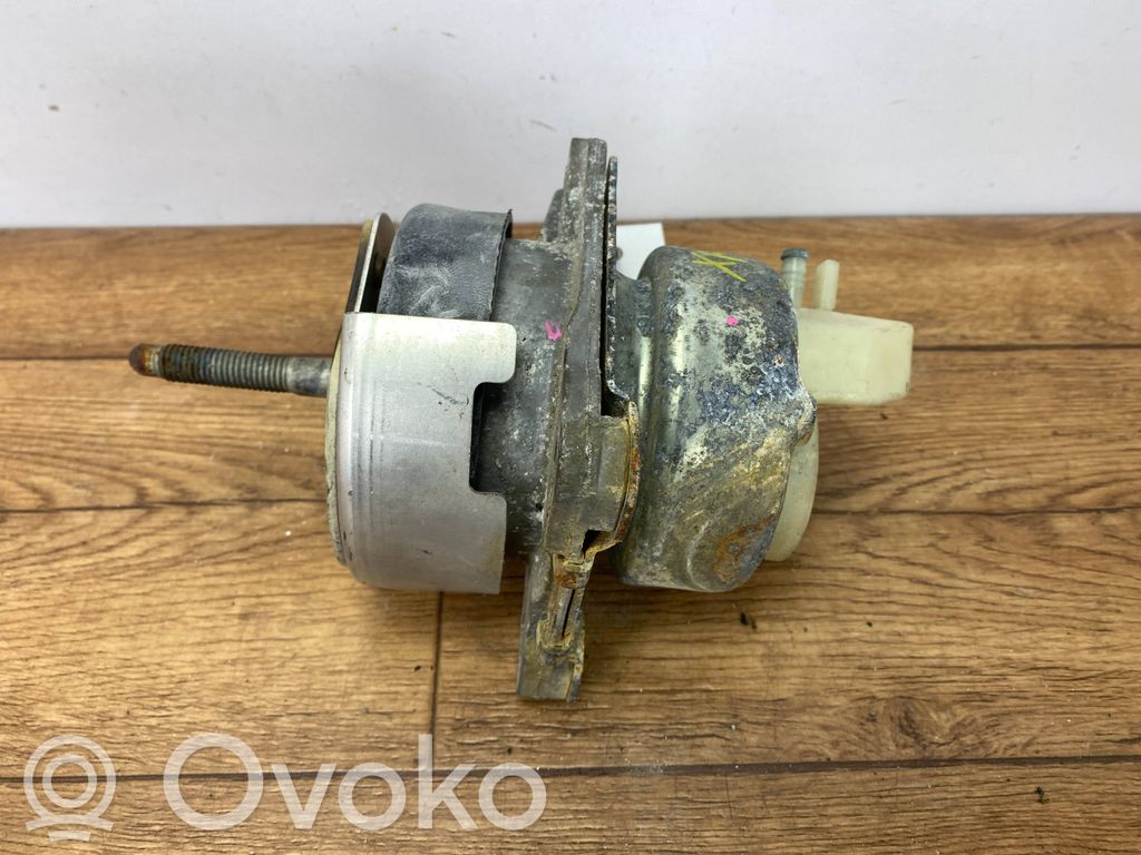 Ford Mustang VII Engine mounting bracket 