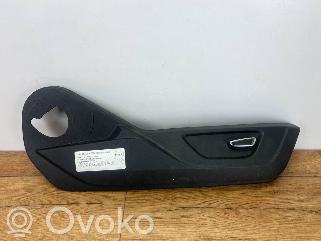 Ford Mustang VII Moldura del control de asiento de la puerta delantera 