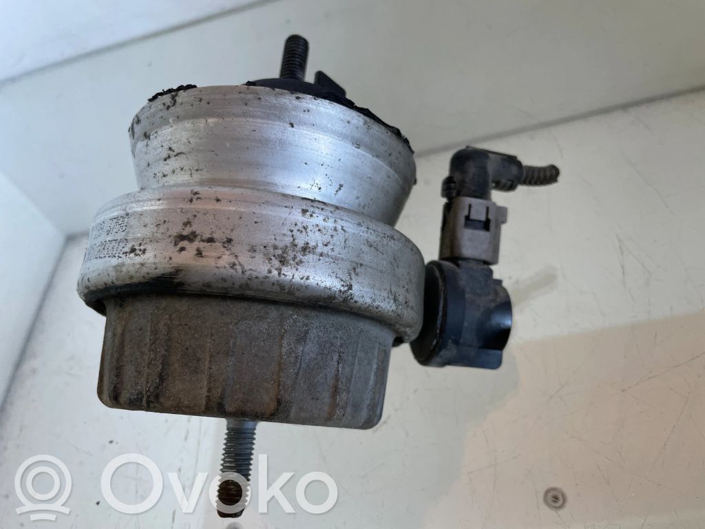 Audi A6 S6 C6 4F Engine mount bracket 